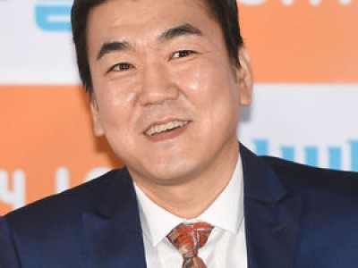 윤제문 무빙픽쳐스컴퍼니 전속계약 체결