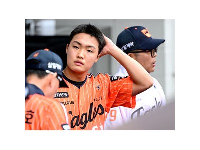 김경문 감독 경기 전 브리핑에서 흥미로운 말 나누다