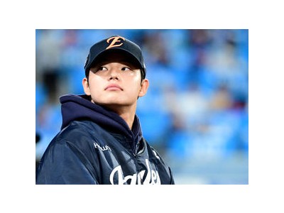 문동주 데뷔 첫 10승에 가을야구 경험했지만 큰 너울 넘어야 해