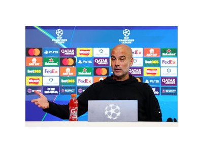 Pep 과르디올라 회견에서 또 한 번 말 잘랐다