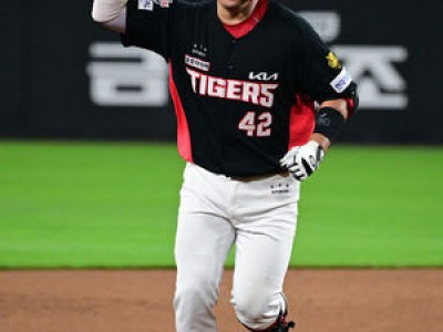 김태군 홈런으로 5연승 이끈 KIA 팬들 환호